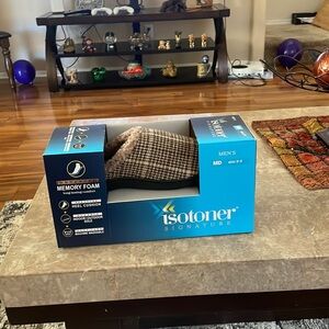 Men’s isotoner  slipper fit technology provides all over comfort for y…